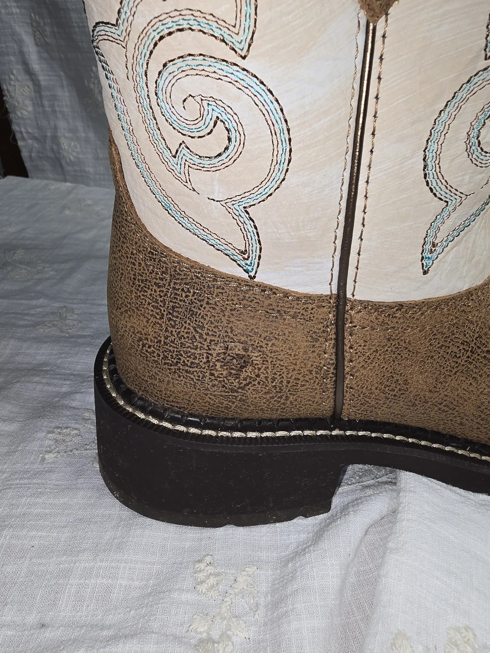 Womans Brown and Cream Western Fat Baby - Classic Cowboy Style - Picture 2 of 8